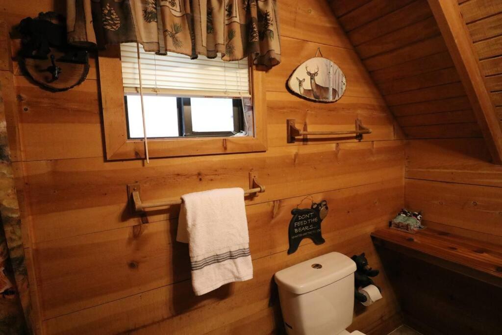 Cozy Cabin W/ Fireplace 3 Minutes To Helen! #2. Eksteriør bilde