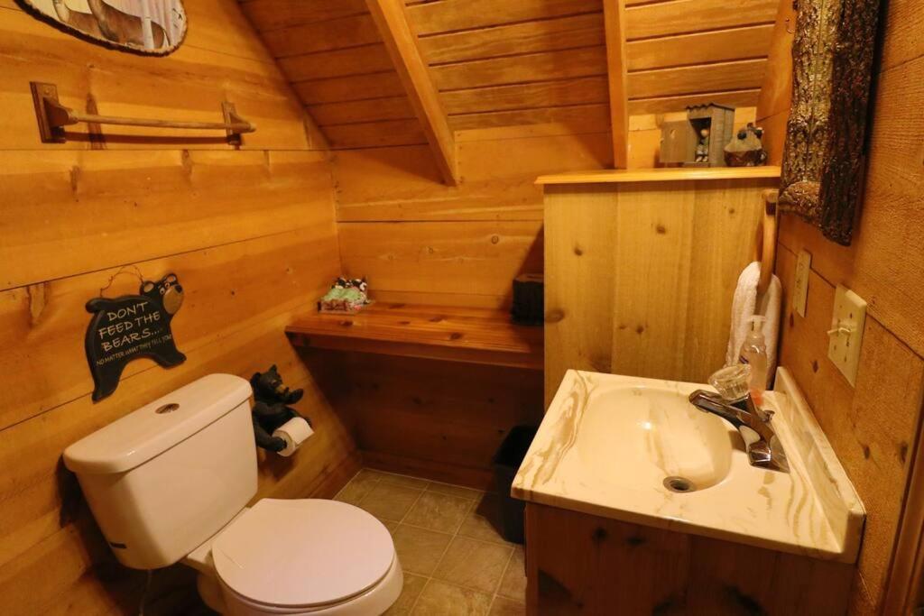 Cozy Cabin W/ Fireplace 3 Minutes To Helen! #2. Eksteriør bilde