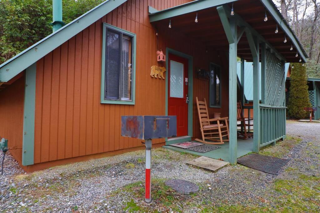 Cozy Cabin W/ Fireplace 3 Minutes To Helen! #2. Eksteriør bilde