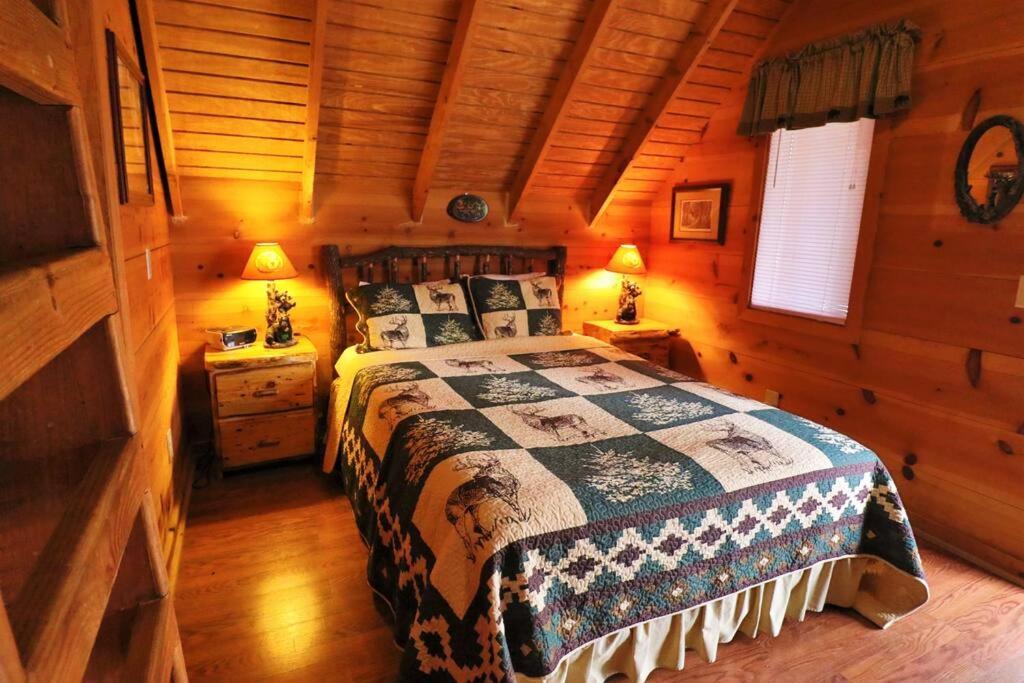 Cozy Cabin W/ Fireplace 3 Minutes To Helen! #2. Eksteriør bilde